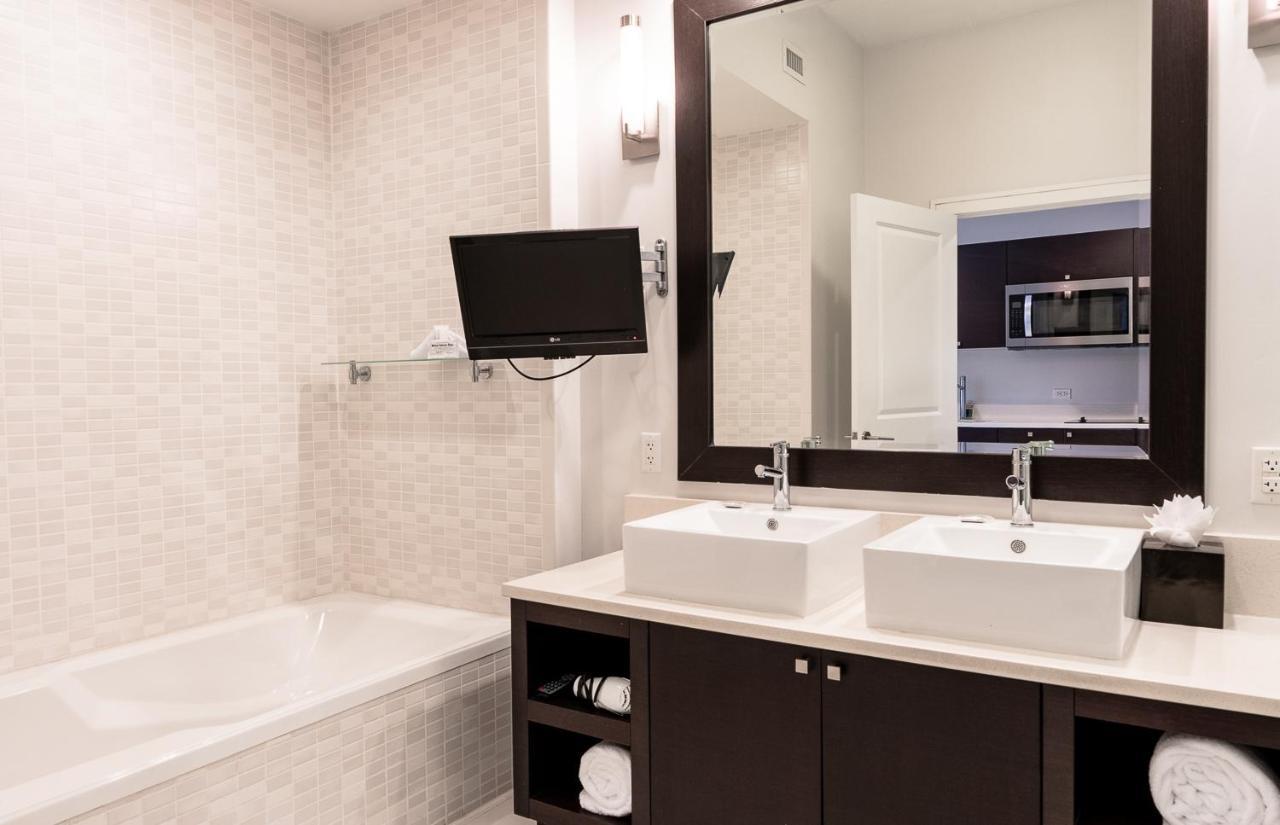 Aparthotel Modern Private Studio - King Bed, Jacuzzi, Balcony And Pool Miami Exterior foto